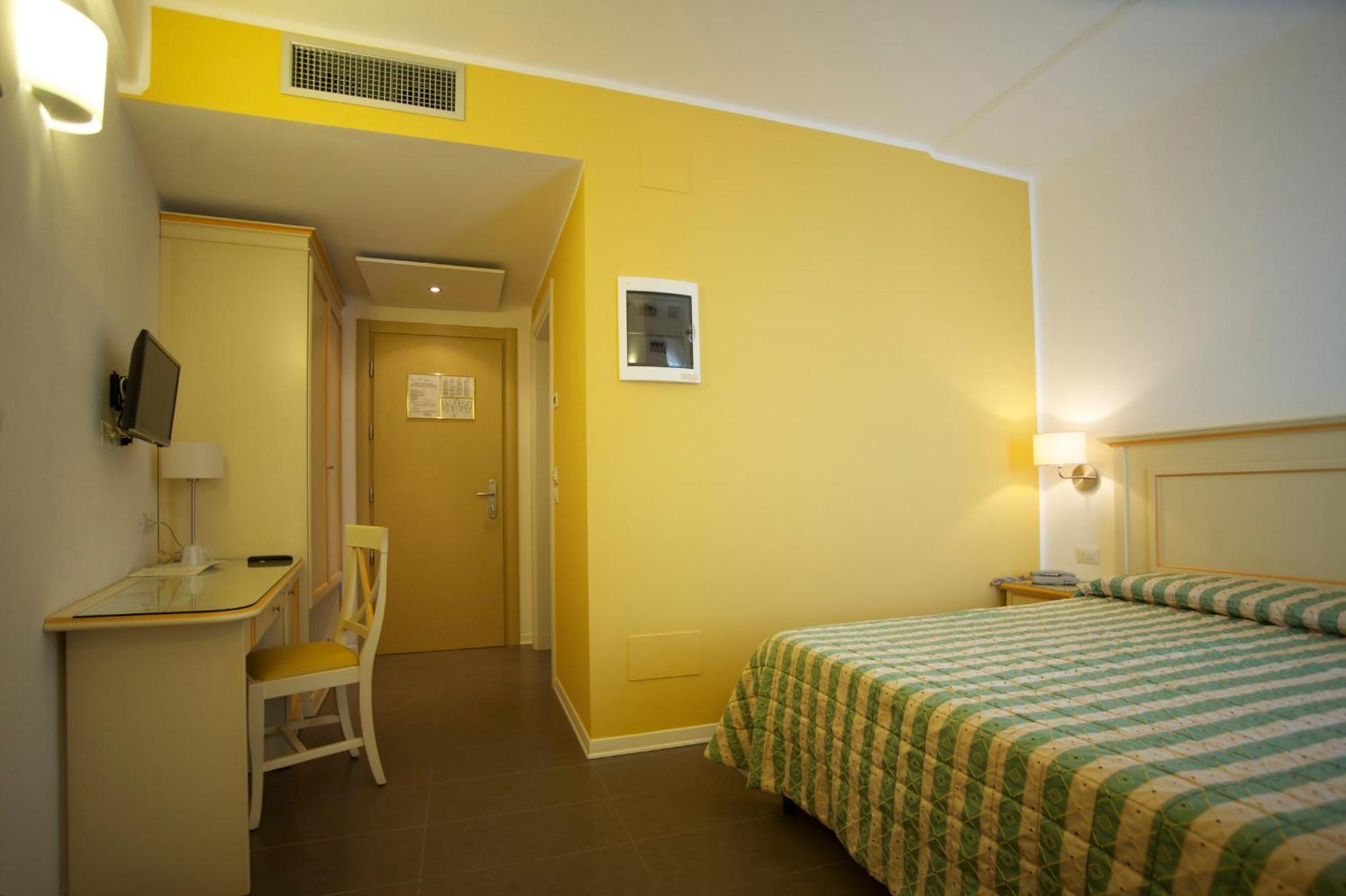 Hotel Stella Marina Сан-Винченцо Экстерьер фото